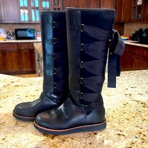 UGG AUGUSTINE BLACK LEATHER/shearling TALL BOOT W/LACEUP RIBBON, bow, size 7